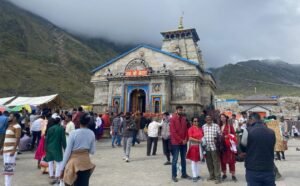 मानसून थमते ही चारधाम यात्रा जोर पर, एक दिन में पहुंच रहे 20 हजार से अधिक श्रद्धालु, धामी सरकार के बेहतर यात्रा प्रबंधन ने जीता यात्रियों का विश्वास