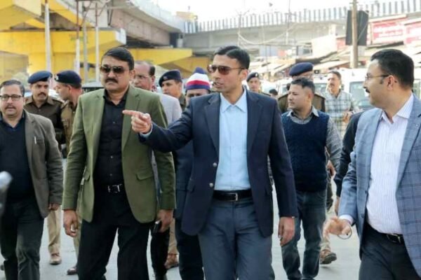 डीएम सविन बंसल जनमानस की सेवा के लिए रहते हैं तत्पर, डीएम का 1.6 करोड़ के पिंक एवं जनरल टॉयलेट शासन ने किए स्वीकृत
