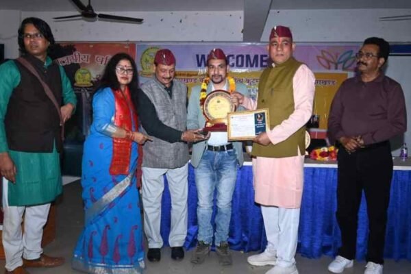 युवा कवि एवं पत्रकार दीपक कैन्तुरा को मिला उत्कृष्ट गढवाली कविताओं के लिए सम्मान