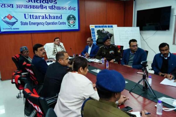 सीएम धामी ने माणा के पास हुए हिमस्खलन की ली जानकारी, अधिकारियों को दिए रेस्क्यू अभियान में तेजी लाने के निर्देश
