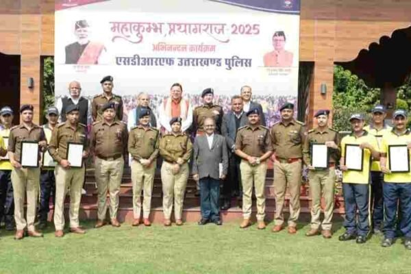 हरिद्वार कुंभ में प्रयागराज महाकुंभ के अनुभव आयेंगे काम, सीएम धामी ने SDRF को 05 लाख रुपए का पुरस्कार चेक किया प्रदान