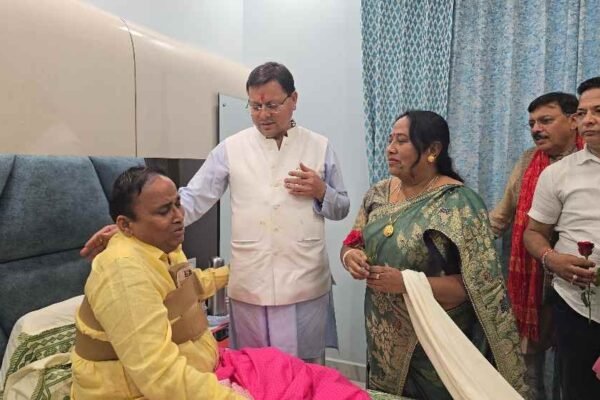 मुख्यमंत्री धामी ने दायित्वधारी उत्तम दत्ता की जानी कुशलक्षेम, शीघ्र स्वस्थ होने की कामना की