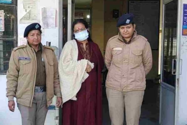 सचिवालय में नौकरी लगाने के नाम पर धोखाधड़ी करने वाली महिला को दून पुलिस ने किया गिरफ्तार, युवक से 26 लाख 55 हजार रुपए किये थे हड़प