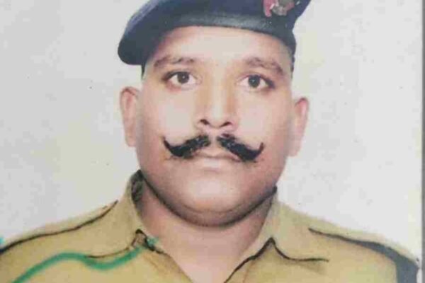 पुलिस लाइन देहरादून में नियुक्त कांस्टेबल का हृदय गति रुक जाने से आकस्मिक निधन पुलिस लाइन देहरादून में नियुक्त कांस्टेबल का हृदय गति रुक जाने से आकस्मिक निधन