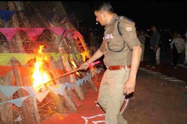 एसएसपी दून ने पुलिस परिवार के बच्चो तथा परिजनों के साथ मनाई होली