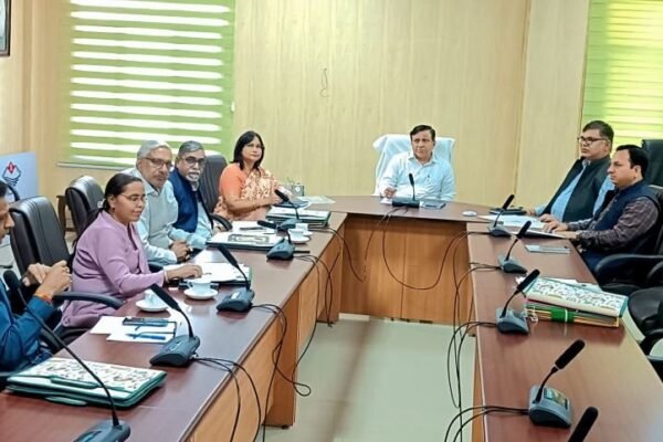पत्रकार कल्याण कोष एवं मुख्यमंत्री पत्रकार सम्मान पेंशन योजना की समिति बैठक में की गई ये संस्तुतियां..