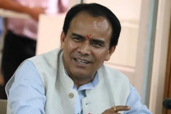 सहायक अध्यापकों को पहली बार मिला मण्डल परिवर्तन का लाभ, शिक्षा मंत्री डॉ. रावत ने दी बधाई, कहा – पूरे मनोयोग से करें काम