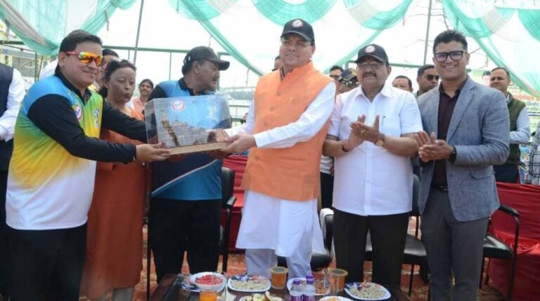 उत्तरांचल प्रेस क्लब अंतर क्रिकेट टूर्नामेंट का सीएम धामी ने किया उद्घाटन, खेल गतिविधियों के लिए पांच लाख की घोषणा की