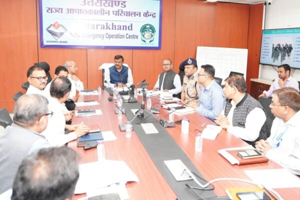 मुख्य सचिव आनन्द बर्द्धन ने आपदा प्रबन्धन विभाग की समीक्षा की