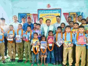 सरकारी स्कूलों में छात्र संख्या बढ़ाने के लिए शिक्षा मंत्री ने शुरू किया अभियान, विद्यालयों में नये विद्यार्थियों का हुआ स्वागत, बांटी गई नई पाठ्य पुस्तकें