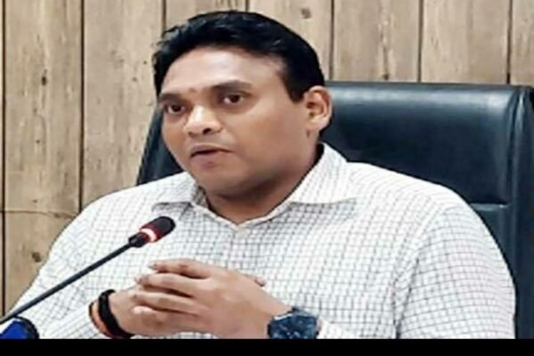 धामी सरकार की सख्ती, डेंगू पर सभी विभाग होंगे एकजुट, डेंगू रोकथाम को लेकर स्वास्थ्य सचिव ने जारी की एडवाइजरी