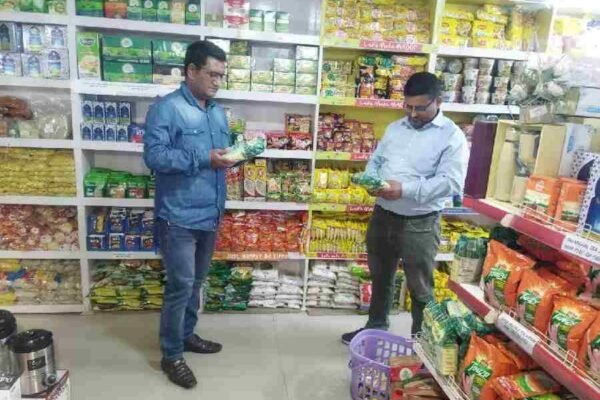 सीएम धामी के सख्त निर्देश पर नवरात्रि में खाद्य सुरक्षा को लेकर बड़ी कार्रवाई, 147 प्रतिष्ठानों पर छापे, 17 नमूने जांच को भेजे गए