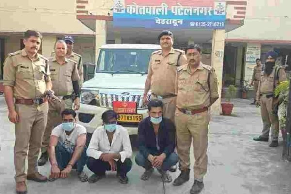 नकली पिस्टल का प्रदर्शन करने वालों की दून पुलिस ने उतारी खुमारी, 3 अभियुक्तों को दून पुलिस ने शान्ति भंग में किया गिरफ्तार