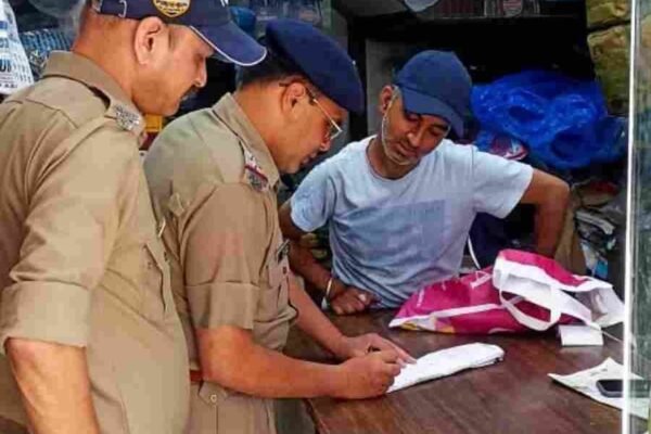 पहलगाम में हुई आंतकी घटना के दृष्टिगत दून पुलिस ने चलाया अभियान