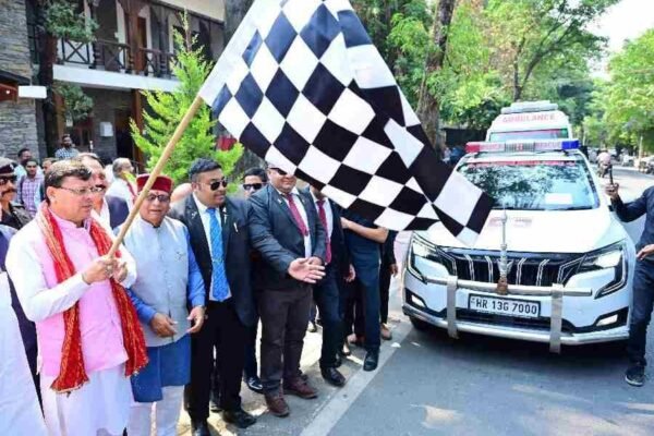मुख्यमंत्री धामी ने सिक्स सिग्मा हाई एल्टीट्यूड मेडिकल सर्विसेज की उच्च हिमालयी चिकित्सा सेवा का किया फ्लैग ऑफ