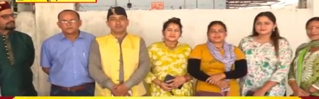 गढ़वाल कुमाऊं जौनसार में बांट दिया कलाकारों को कलाकार आक्रोशित कल प्रदेशभर के कलाकारों का देहरादून में हल्लाबोल