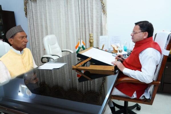 डीडीहाट विधायक बिशन सिंह चुफाल ने मुख्यमंत्री धामी से की भेंट, हरिद्वार ज़मीन घोटाले में की गई सख्त कार्रवाई की सराहना की