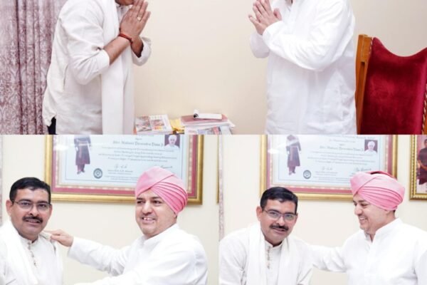 परमवीर चक्र विजेता योगेन्द्र सिंह यादव ने श्री दरबार साहिब में टेका माथा