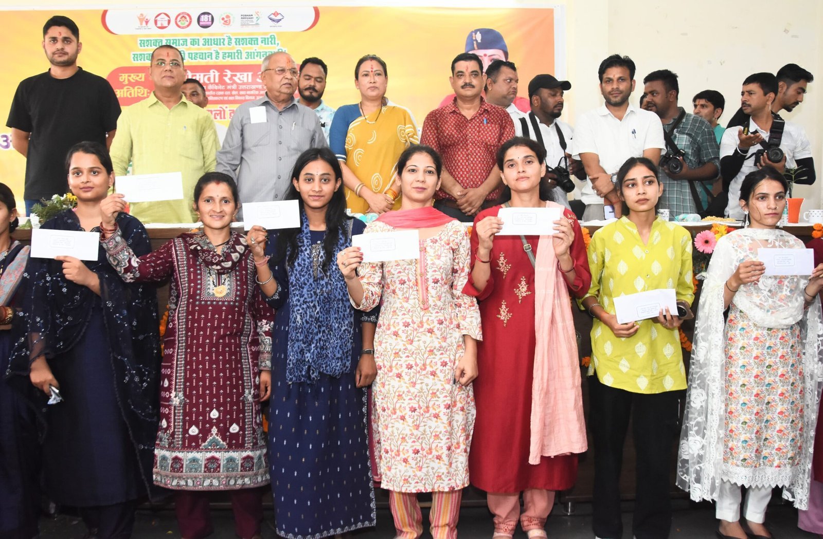 उत्तराखंड में रोजगार की मारामारी, आंगनबाड़ी सहायक बनने को मजबूर हुई बीटेक,पीएचडी, बीएड डिग्रीधारी