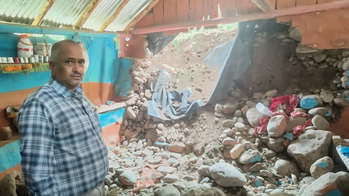 दुखद खबर: पूरा परिवार रात को सोया था लेकिन उनको क्या मालूम था की कल की सुबह नहीं देख पाएंगे,दस माह की बेटी समेत पूरा परिवार मौत के मुंह समाया