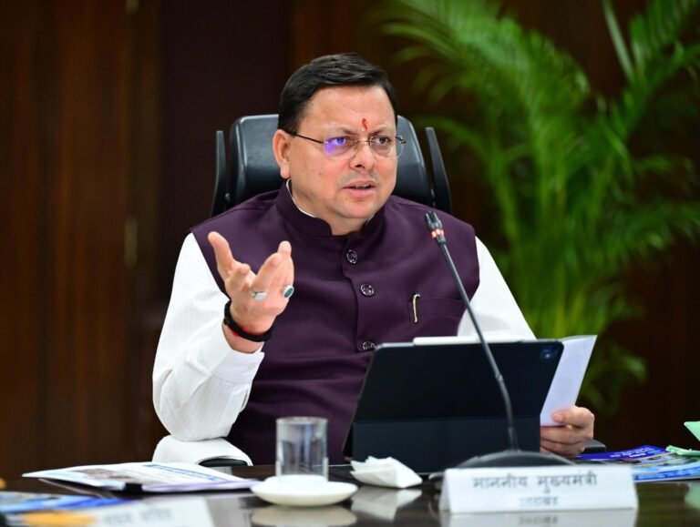 सीएम पुष्कर सिंह धामी का सख्त रूख, भ्रष्टाचारियों के खिलाफ विजिलेंस को दी खुली छूट