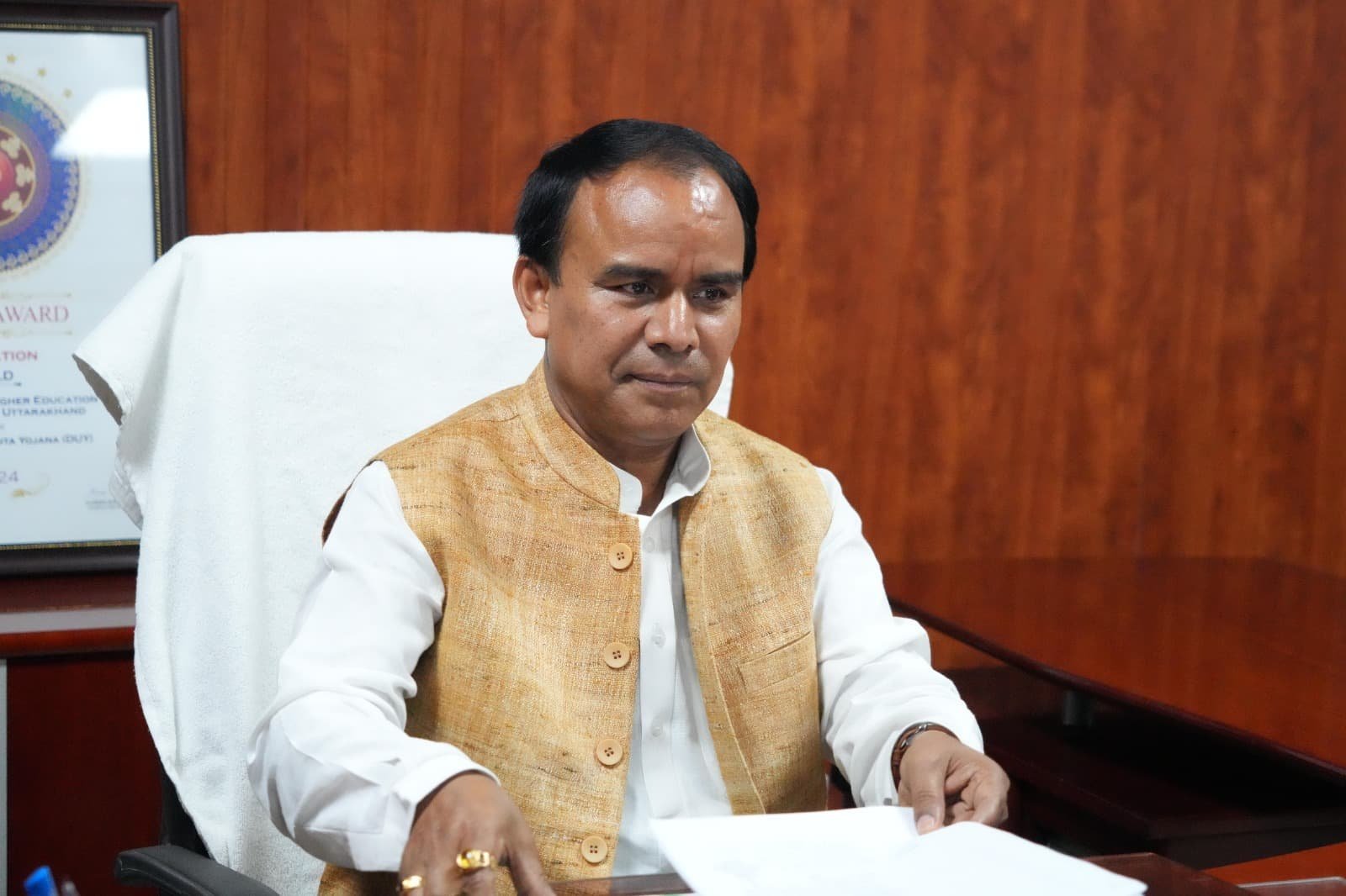 एक्शन मोड़ में स्वास्थ्य मंत्री डॉ धन सिंह रावत 234 डॉक्टर होंगे बर्खास्त