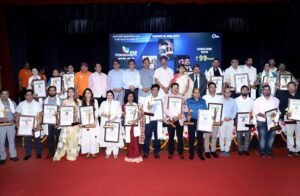 स्वास्थ्य संवाद एवं चिकित्सा सेवा सम्मान समारोह–2025″ में 26 उत्कृष्ट चिकित्सकों को किया गया सम्मानित