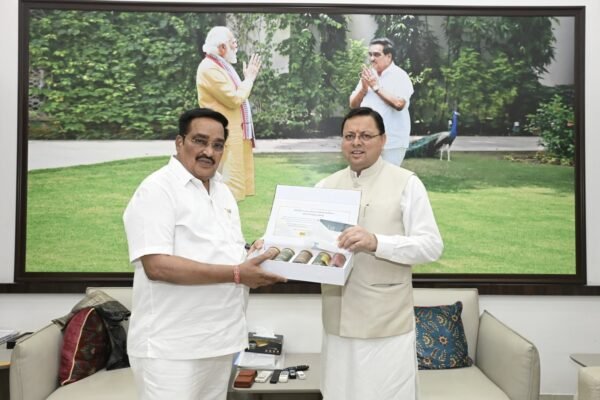 मुख्यमंत्री ने की केन्द्रीय जल शक्ति मंत्री  सी.आर. पाटिल से भेंट