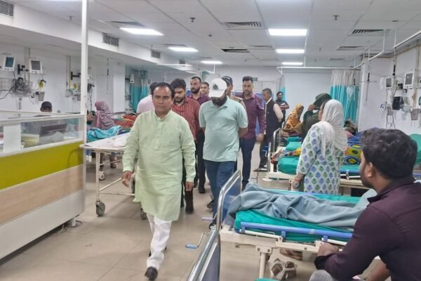 स्वास्थ्य मंत्री डॉ. रावत ने परखी दून और कोरोनेशन अस्पताल की व्यवस्थाएं