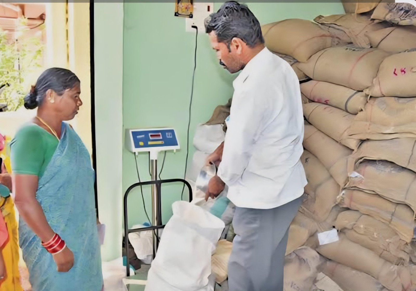 हजारों उपभोक्ताओं को राहत, दर्जनों परिवारों को मिला रोजगार