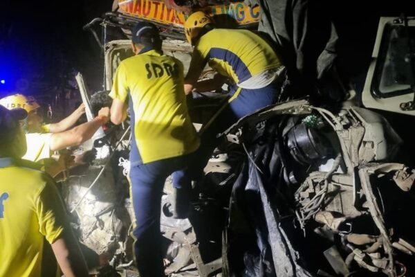 ऋषिकेश में भीषण सड़क हादसा दो चालकों की दर्दनाक मौत