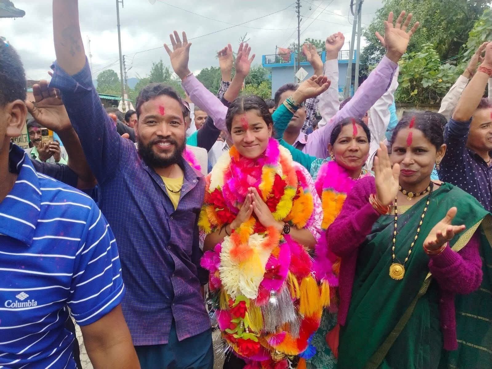 उत्तराखंड में महज 21 साल की उम्र में प्रधान बनी चमोली की प्रियंका नेगी