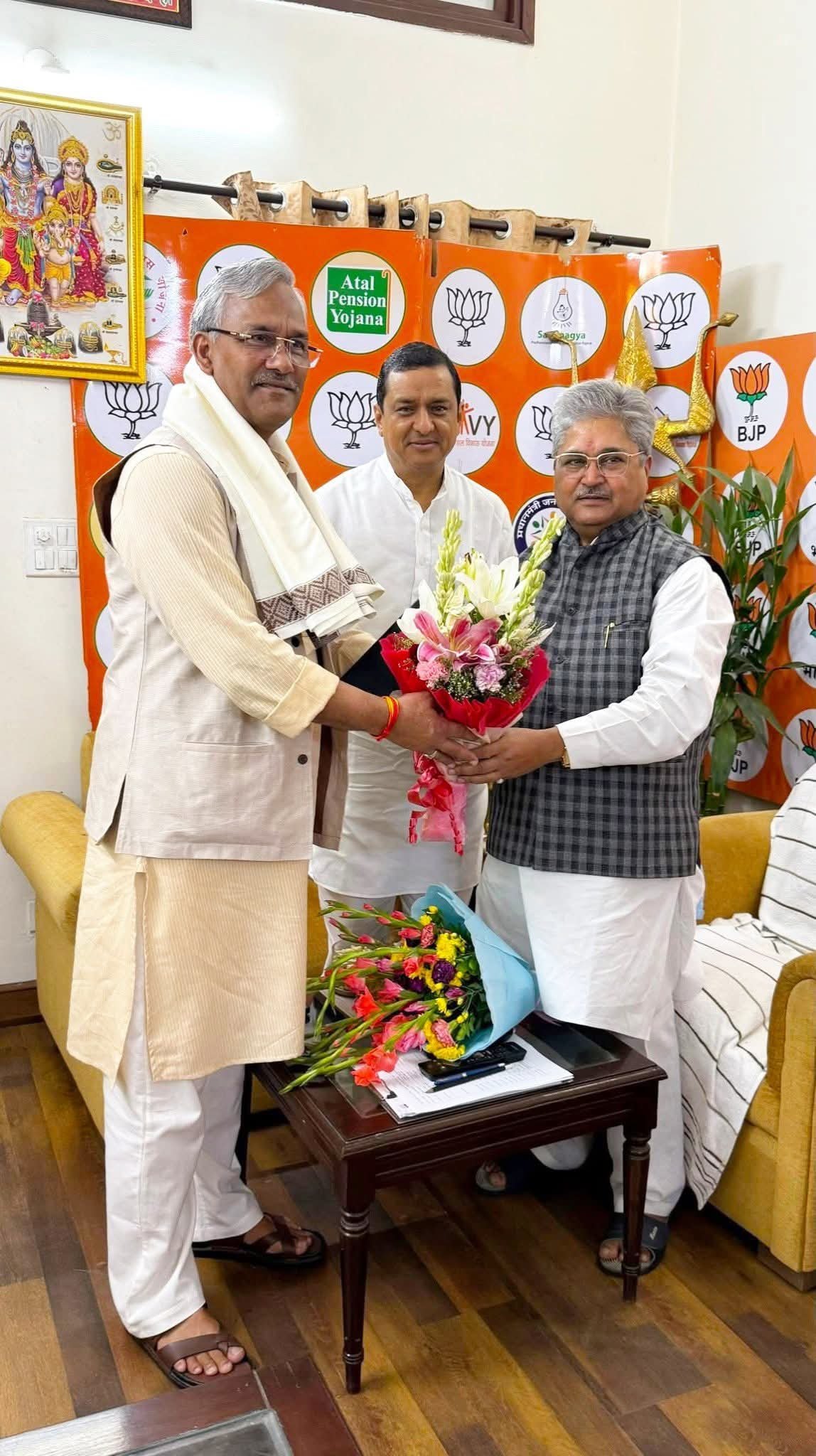 big breaking :त्रिवेंद्र अनिल बलूनी की उत्तराखंड भाजपा प्रदेश प्रभारी दुष्यंत गौतम से मुलाकात, क्या हुई होगी बात