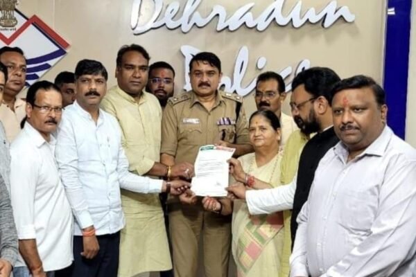 खिलाफ एक्शन मोड में पुलिस* *मुख्यमंत्री बदलने की अफवाह फैलाने वालों के खिलाफ मुकदमा