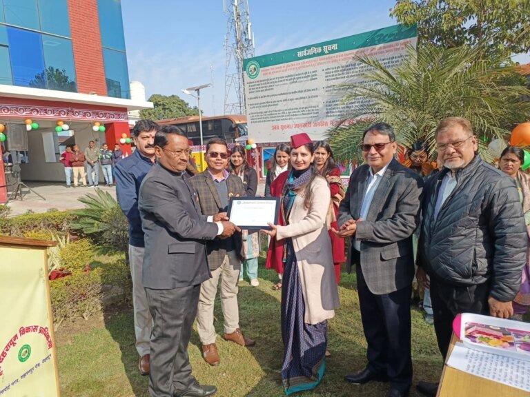 गणतंत्र दिवस पर एमडीडीए कार्यालय में हुआ ध्वजारोहण, उत्कृष्ट कार्य करने वाले 6 कर्मचारी सम्मानित