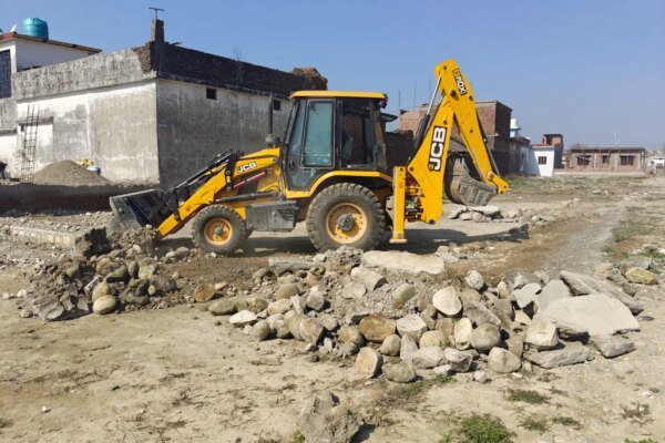 प्राधिकरण क्षेत्र में अवैध प्लॉटिंग एवं निर्माण के विरुद्ध सख्त कार्रवाई, लगभग 25 बीघा अवैध प्लॉटिंग पर ध्वस्तीकरण व अवैध निर्माण पर सीलिंग की कार्यवाही