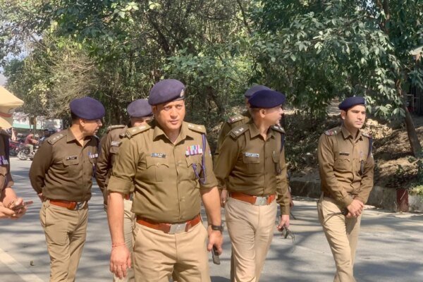 सुरक्षा व्यवस्थाओं का जायजा लेनेे ग्राउड जीरो पर उतरे एसएसपी दून