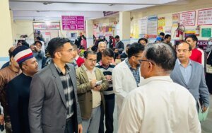 डीएम का कोरोनेशन निरीक्षण; पैथोलॉजी का समय 1 घंटे बढा; अनुबन्धित चंदन लैब की 24 घंटे उपस्थिति की पिछले 03 माह की रिपोर्ट तलब;