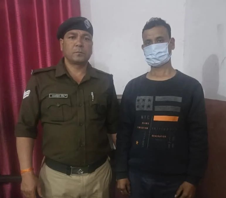 महिला को चापड़ दिखाकर जान से मारने की धमकी देने वाला युवक गिरफ्तार