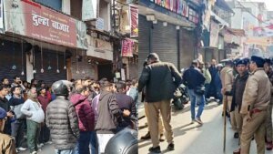 देहरादून के भरे बाजार में दिनदहाड़े हुई युवती की धार धार हथियार से हत्या, आरोपी फरार
