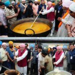 श्रीमहंत देवेन्द्र दास जी महाराज ने संगत के साथ दी लंगर सेवा