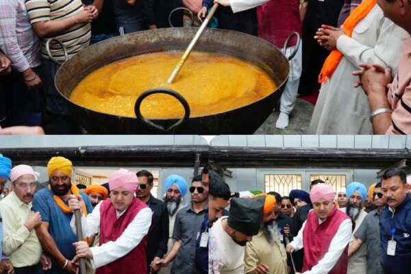 श्रीमहंत देवेन्द्र दास जी महाराज ने संगत के साथ दी लंगर सेवा