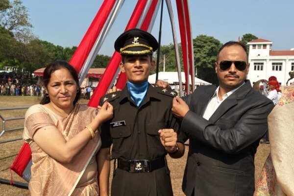 पौड़ी:एकेश्वर ब्लॉक के बरसू निवासी आशुतोष रावत बने सैन्य आधिकारी