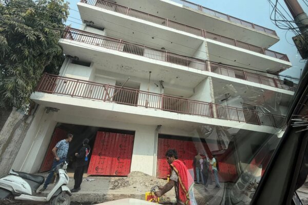 ऋषिकेश में अवैध बहुमंजिला निर्माण पर एमडीडीए की बड़ी कार्रवाई, मनीराम मार्ग का भवन सील