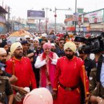 पुष्प वर्षा के साथ नगर परिक्रमा में गूंजे श्री गुरु राम राय जी महाराज के जयकारे