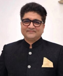 अपनी कलम से उत्तराखंड के इतिहास को उकेरने वाले वरिष्ठ पत्रकार इतिहासकार लेखक शीशपाल गुसाईं को मिलेगा राज्य का प्रतिष्ठित “उत्तराखण्ड साहित्य गौरव सम्मान