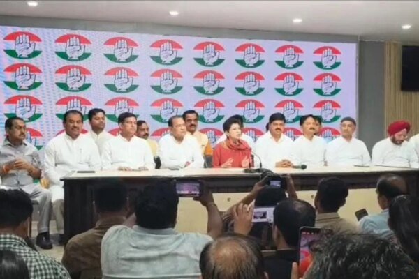 बड़ी खबर: धीरे से लगा भाजपा को जोर का झटका,6 दिग्गजों ने पहना 24 अकबर रोड़ में कांग्रेस का पटका