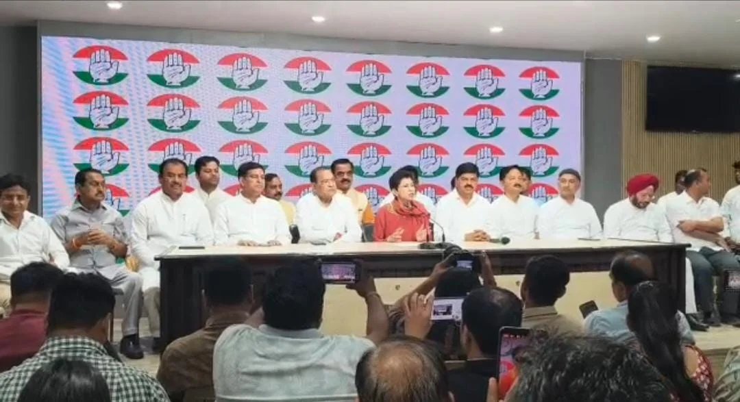 बड़ी खबर: धीरे से लगा भाजपा को जोर का झटका,6 दिग्गजों ने पहना 24 अकबर रोड़ में कांग्रेस का पटका