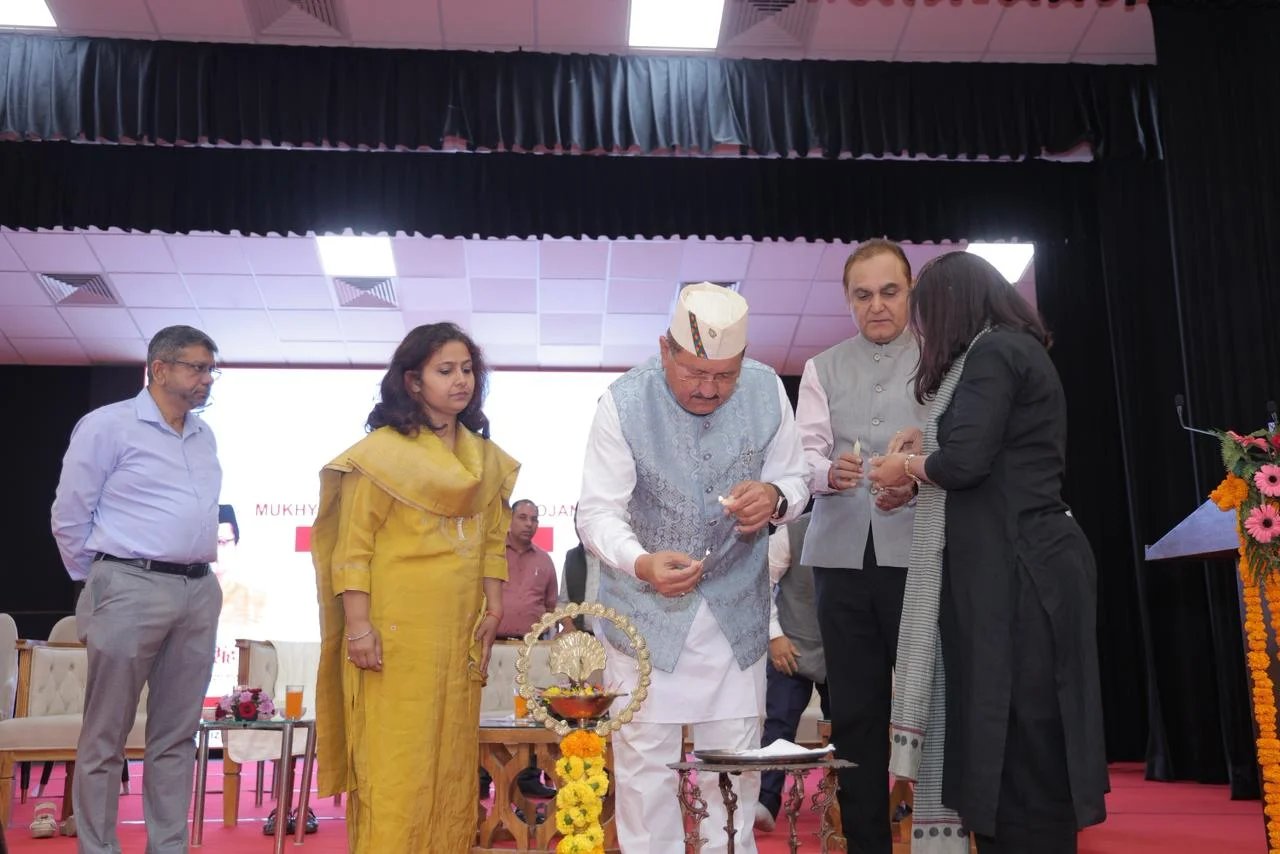 कैबिनेट मंत्री भरत चौधरी ने किया महोत्सव का शुभारंभ, राज्य के 51 उत्कृष्ट उद्यमियों को किया सम्मानित