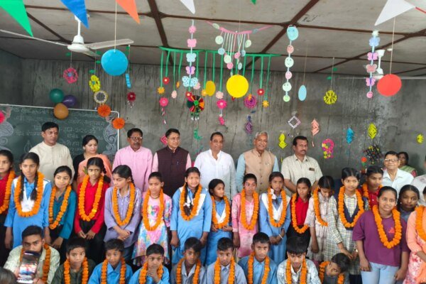 शिक्षा और खेल, दोनों से हो रहा विद्यार्थियों का सर्वांगीण विकास: त्रिवेन्द्र